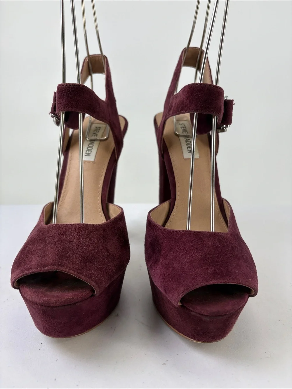 🐨 Steve Madden Jillyy Burgundy Suede Platform Heels with Buckle